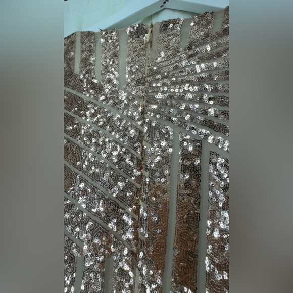 Boohoo Sparkly mini dress size 4 light peach long sleeves - Picture 8 of 13